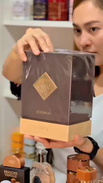 Royal Blend Bourbon by FRENCH AVENUE is a spicy-oriental extrait de parfum designed for unisex wear. This fragrance combines the warmth of cinnamon bark and the freshness of peppermint and basil oil i