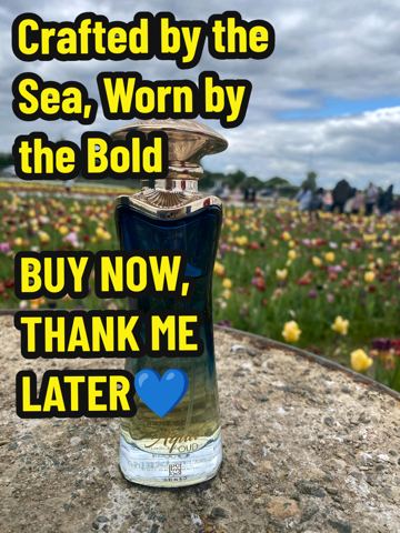 AQUA OUD AHMED AL MAGHRIBI This Aqua Oud Eau de Parfum invites you on an immersive journey capturing the essence of the ocean's depths. Fresh sea notes and invigorating bergamot introduce the fragranc
